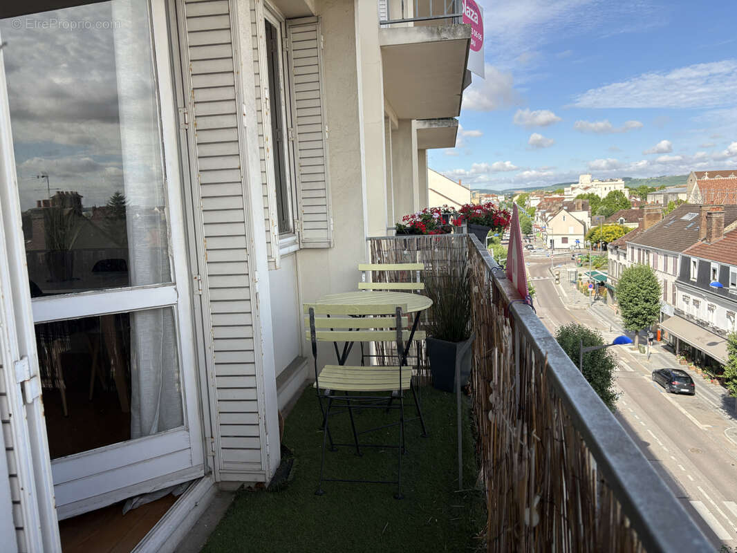 Appartement à SAINTE-SAVINE