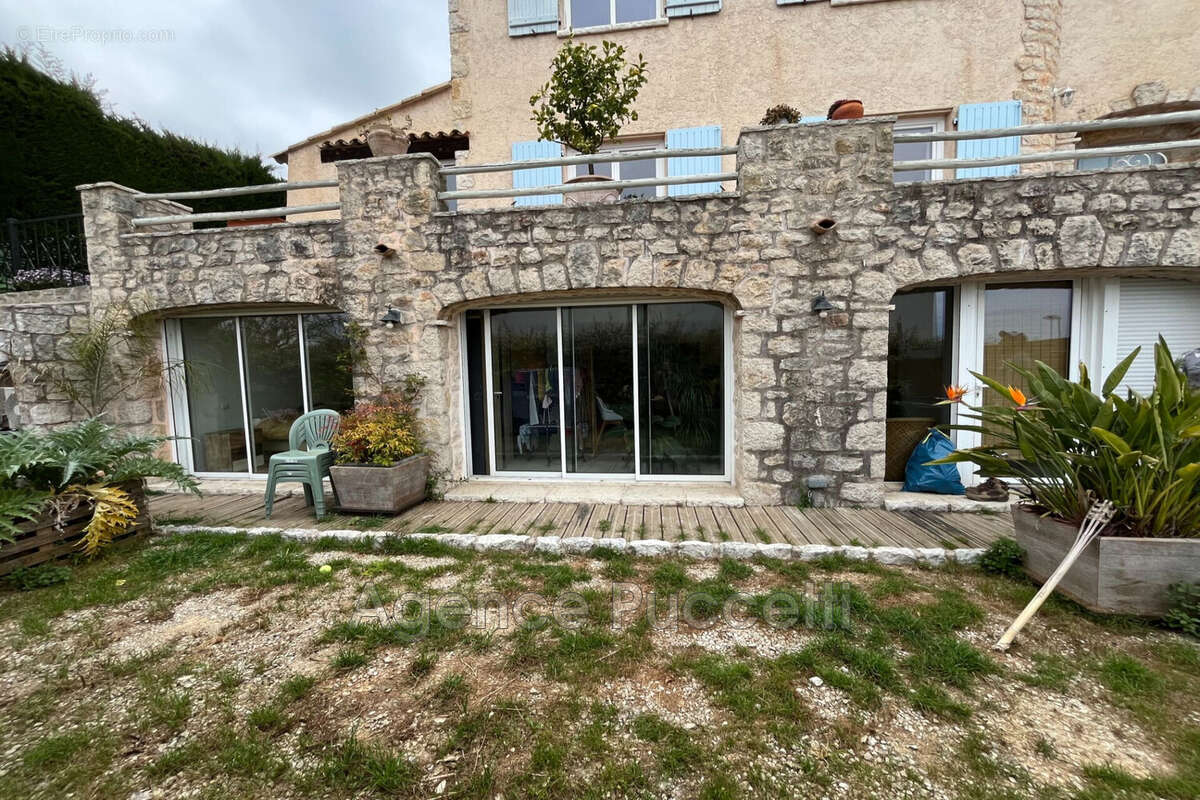 Appartement à VENCE