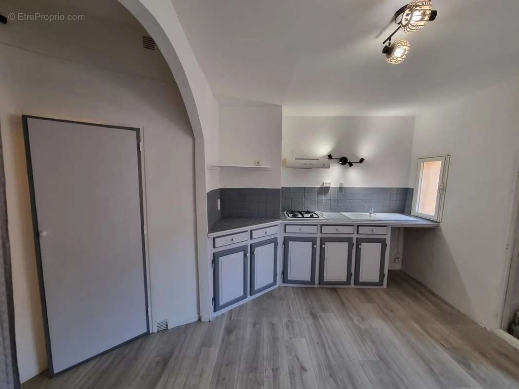 Appartement à COTIGNAC
