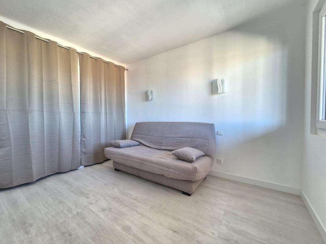Appartement à SIX-FOURS-LES-PLAGES