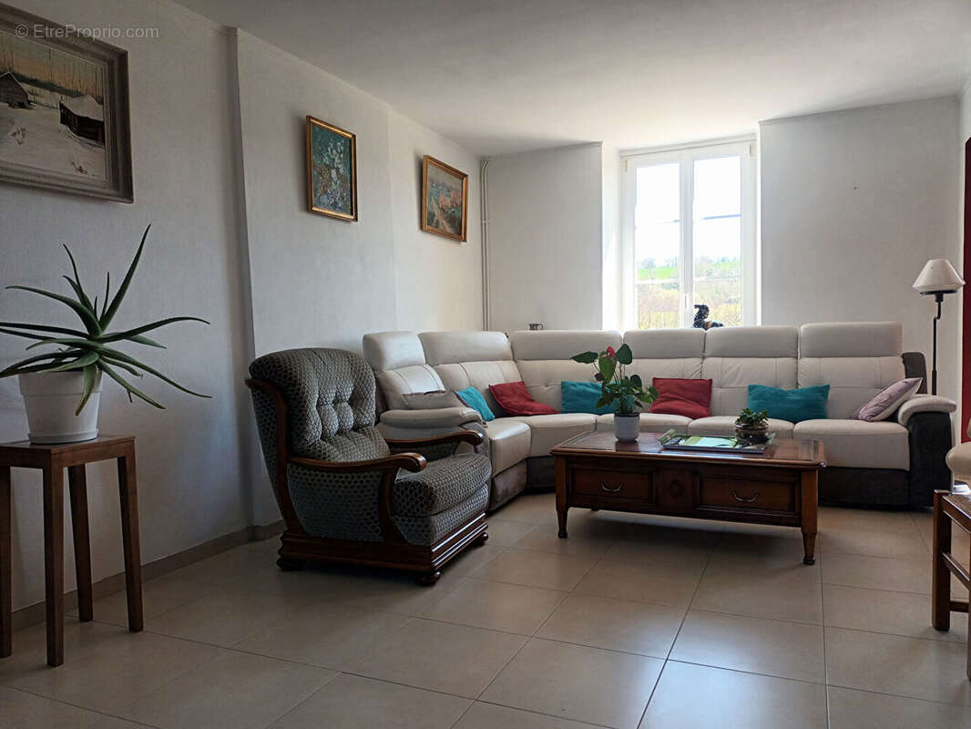 Maison à VASSY
