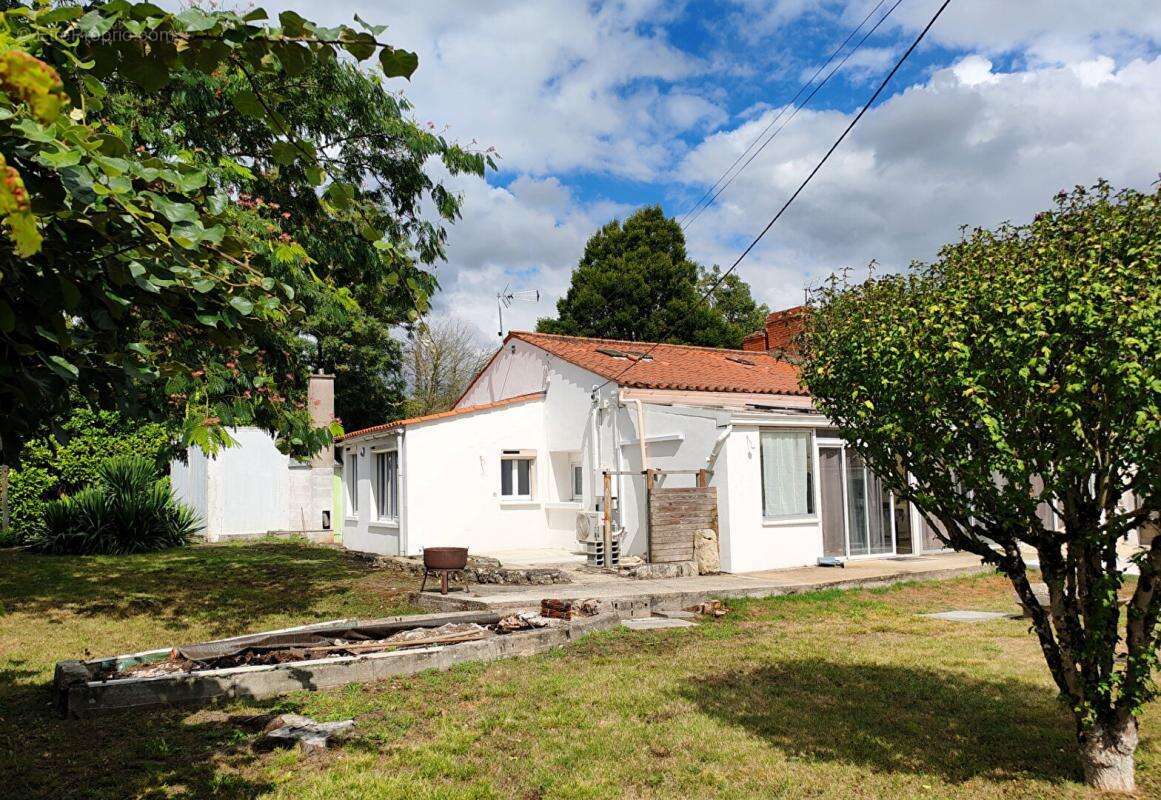 Maison à L&#039;ILE-D&#039;ELLE