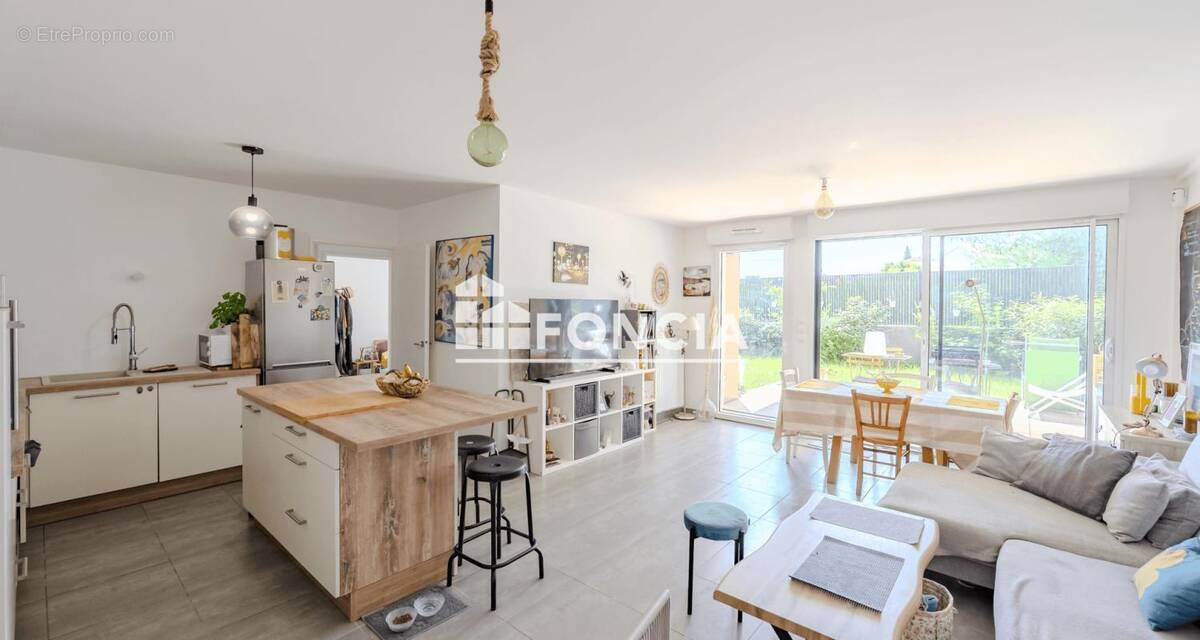 Appartement à CUERS