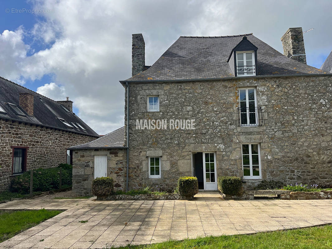 Maison à JUGON-LES-LACS