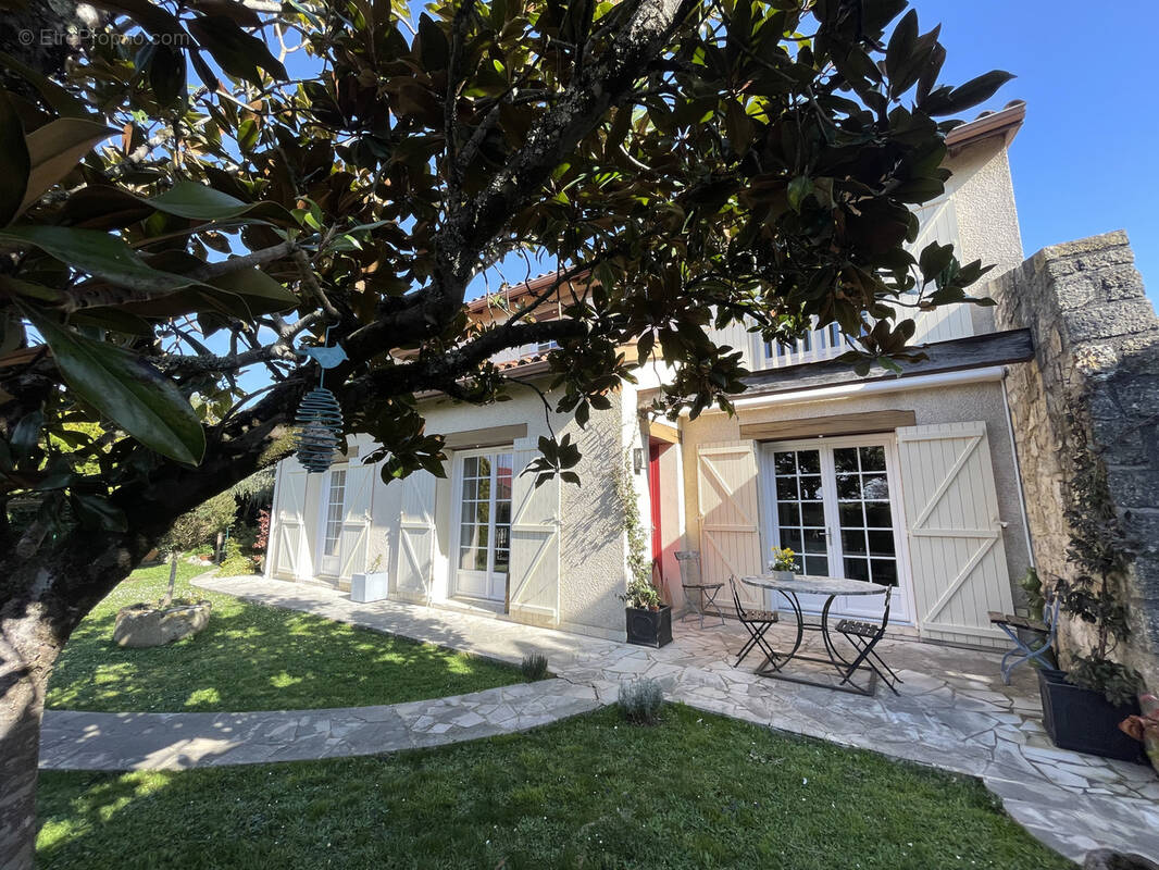 Maison à VALENCE-SUR-BAISE