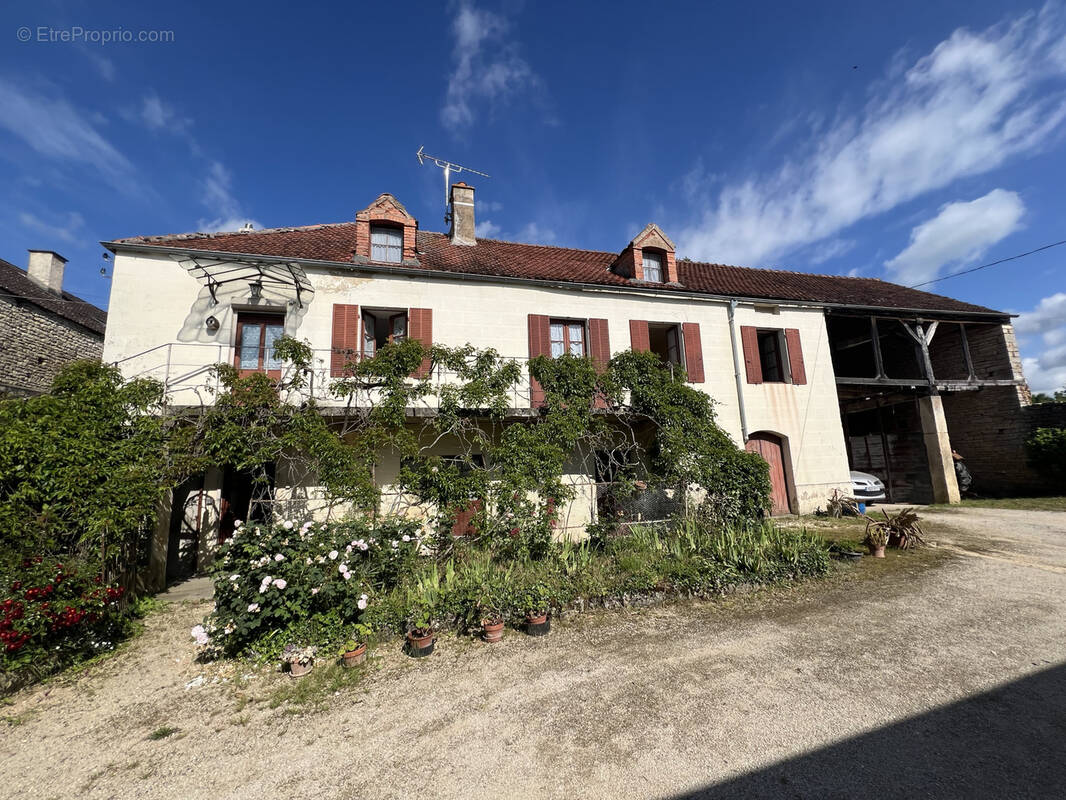 Maison à MONTBARD