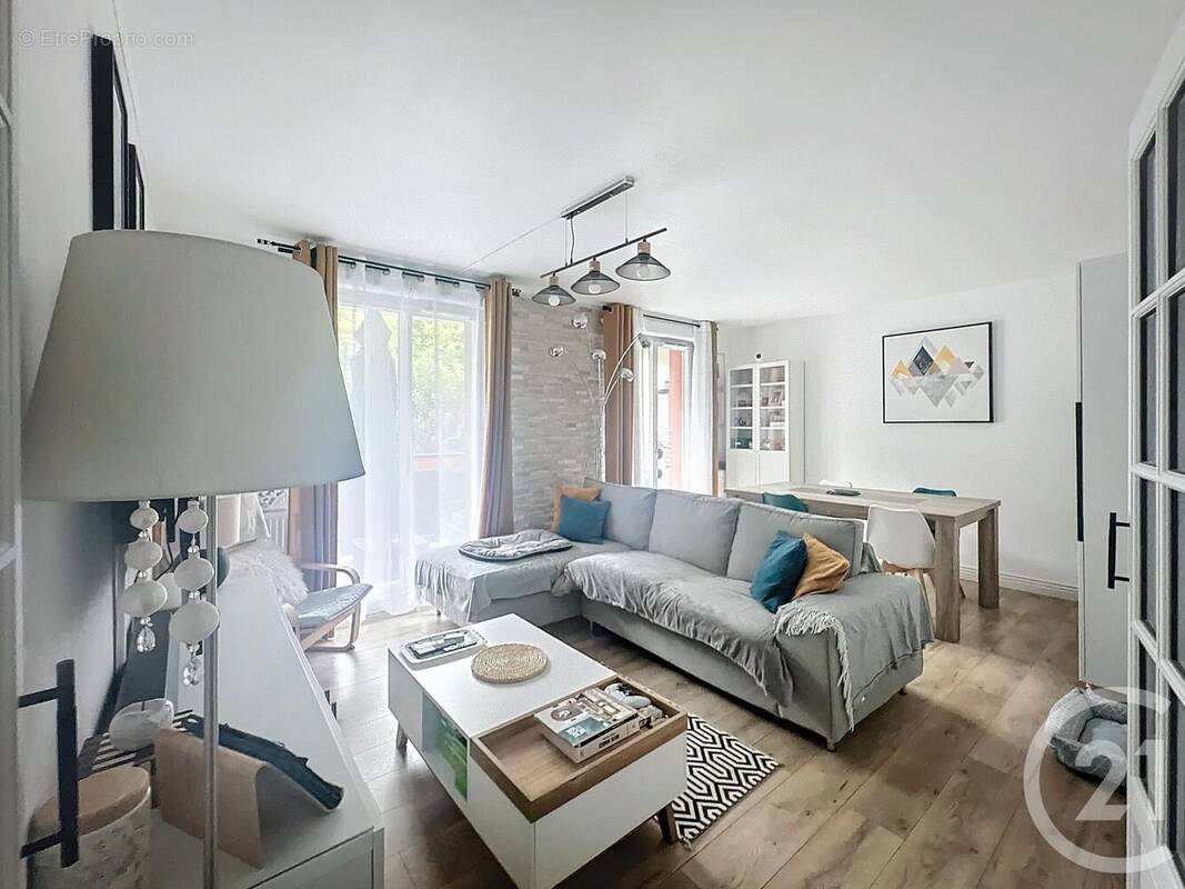 Appartement à DUGNY
