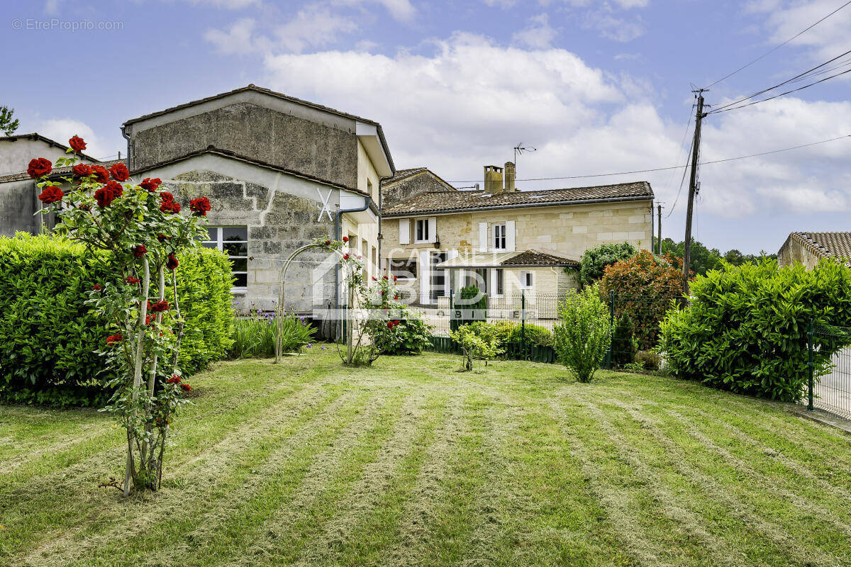 Maison à LUSSAC
