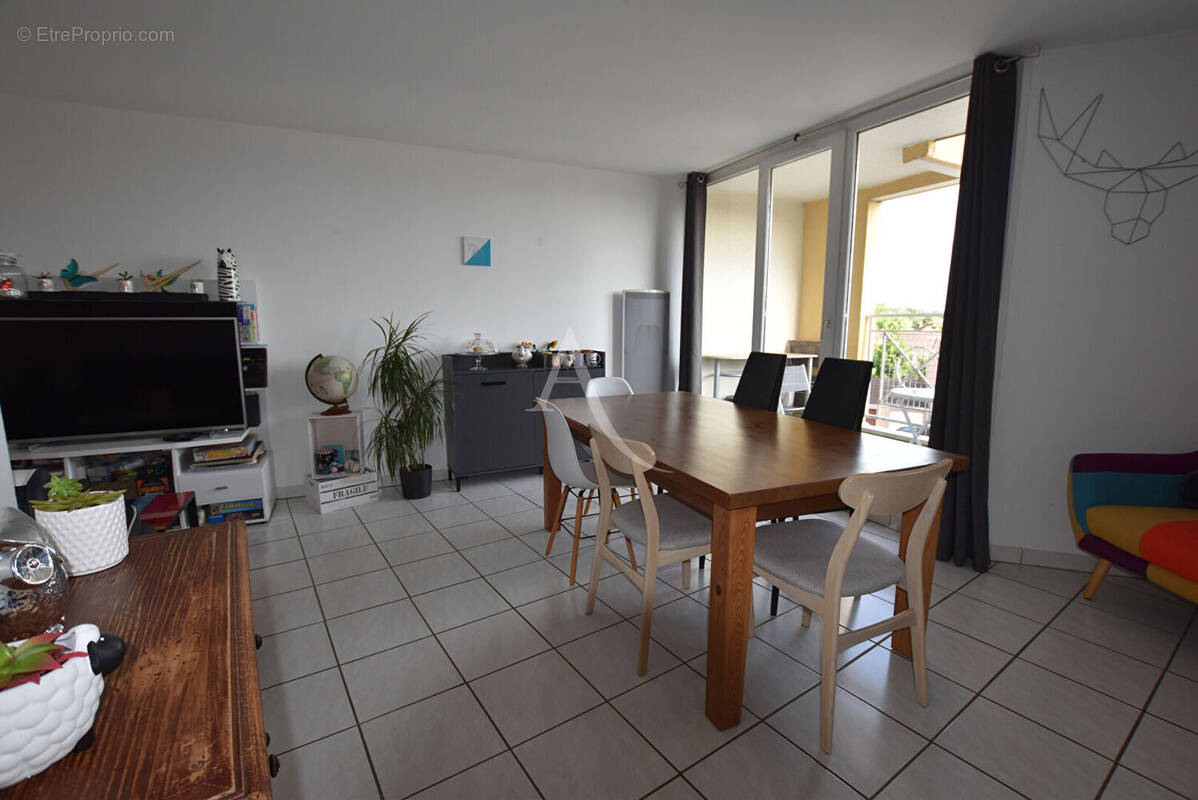 Appartement à COMBS-LA-VILLE