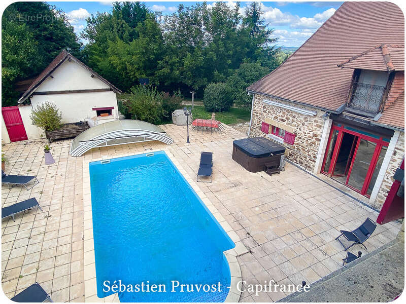 Maison à SARRAZAC