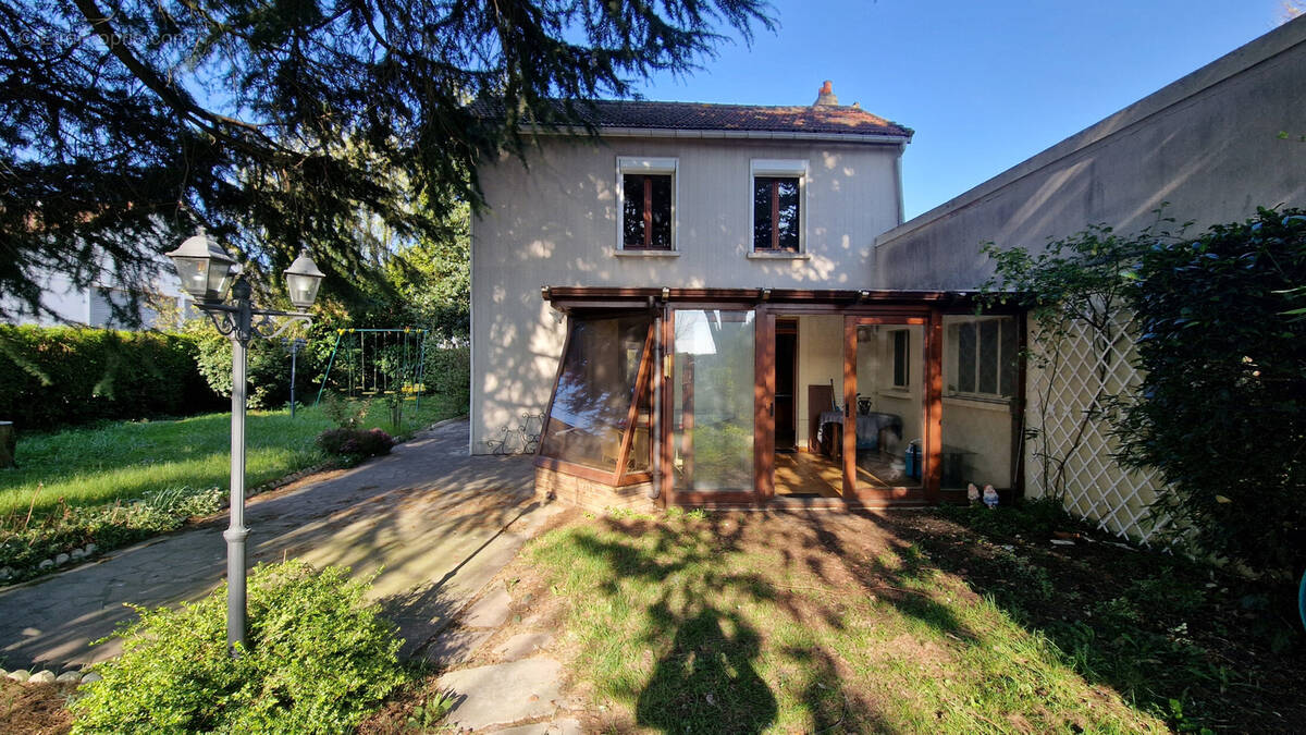 Maison à LOUVRES