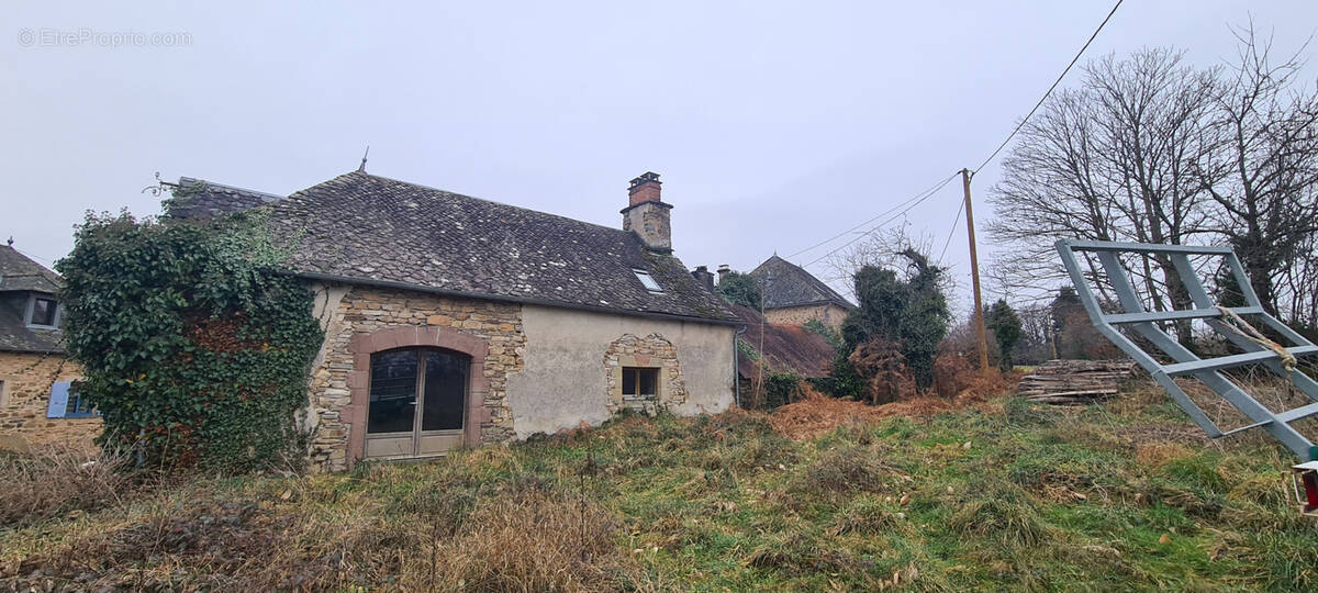 Maison à NEUVILLE