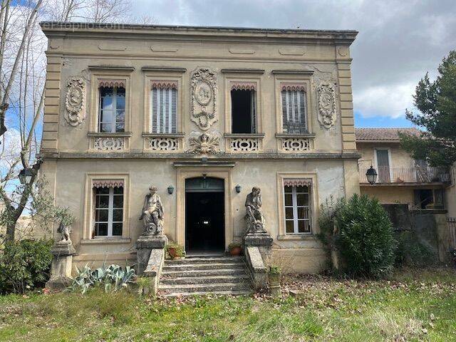 Maison à REMOULINS