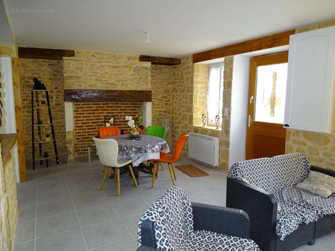 Maison à MONTIGNAC