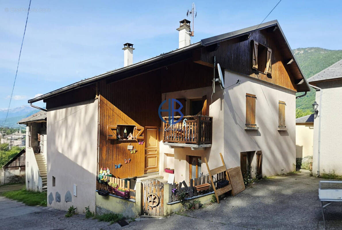 Maison à SAINT-REMY-DE-MAURIENNE