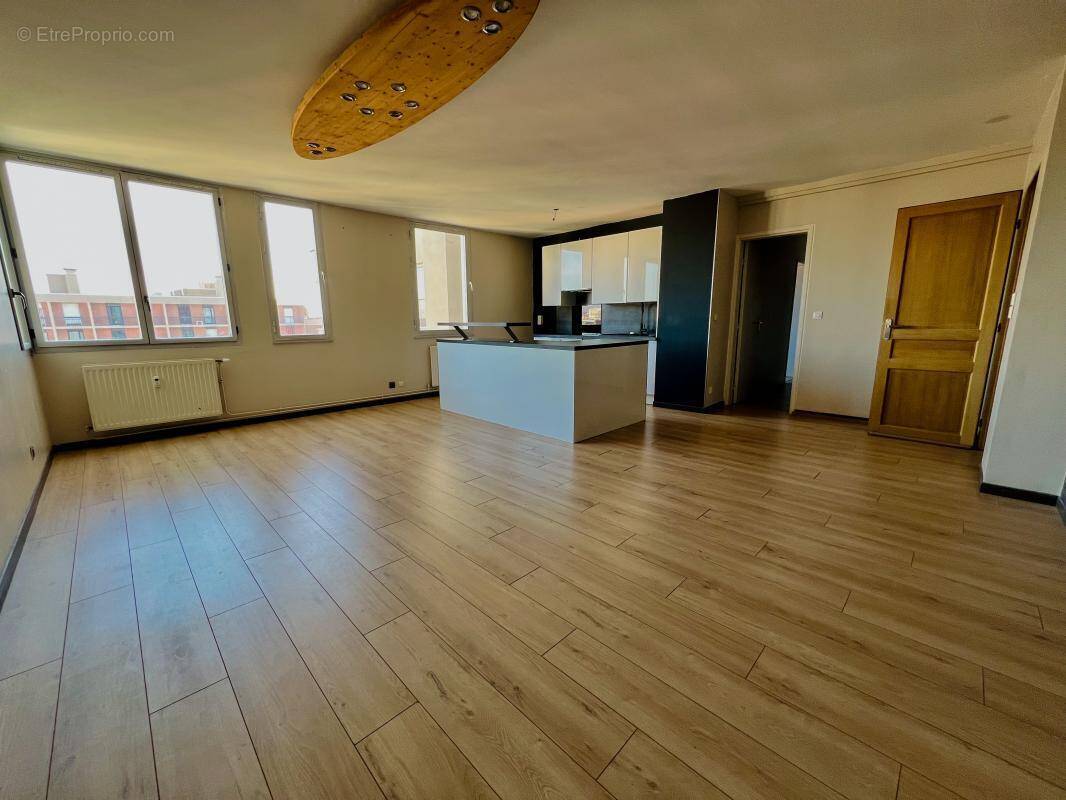 Appartement à LA MADELEINE