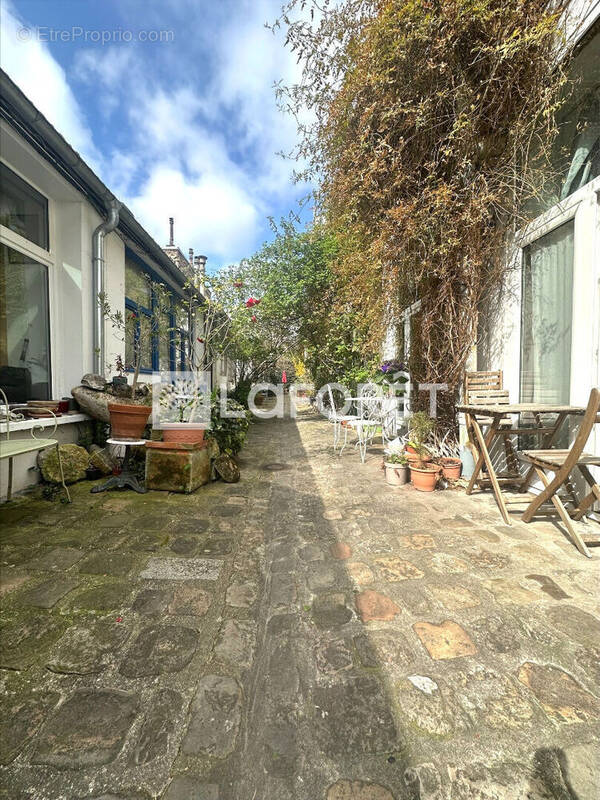 Appartement à PARIS-14E