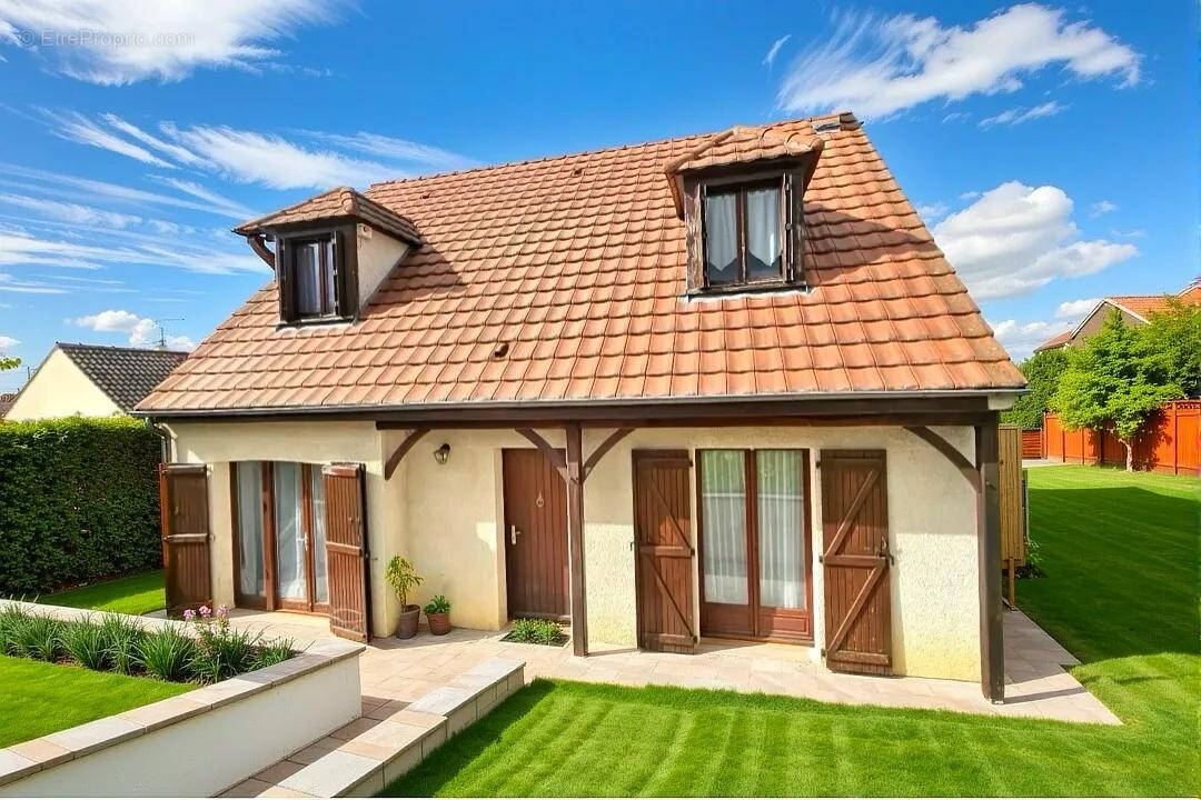 Maison à QUINCY-VOISINS