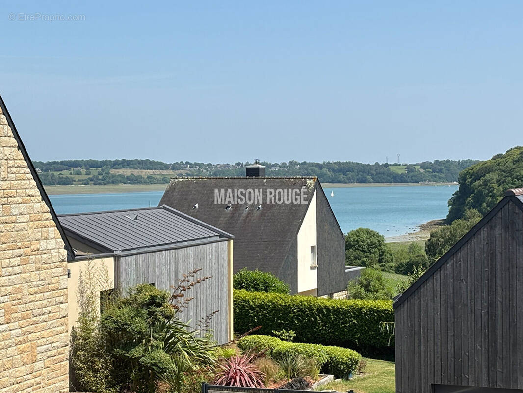 Maison à LANGROLAY-SUR-RANCE