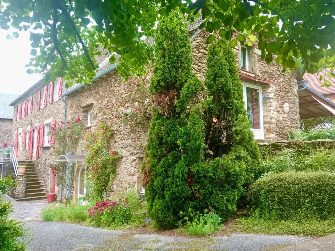 Maison à RIEUPEYROUX