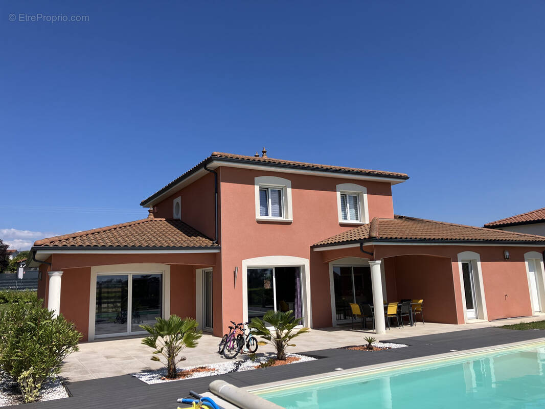 Maison à VAUGNERAY