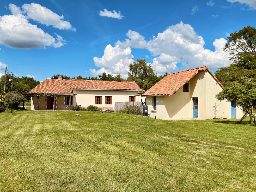 Maison à BRILLAC