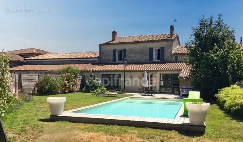 Maison à SAINTE-EULALIE