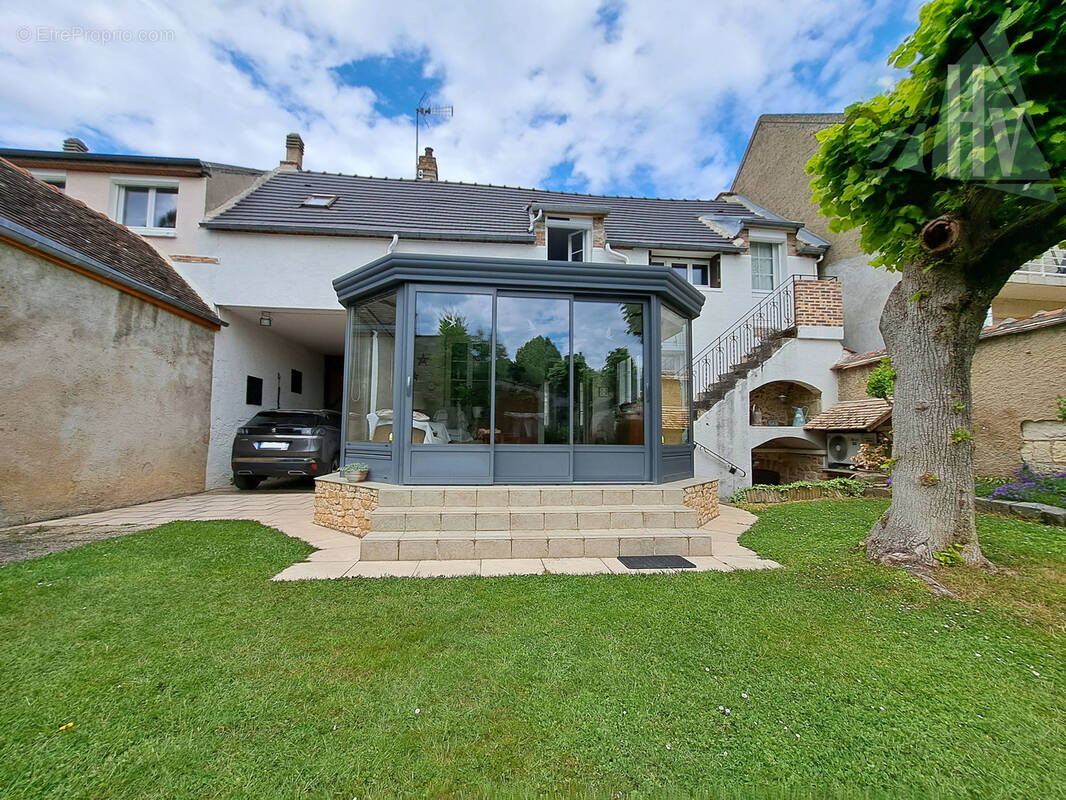 Maison à PONT-SUR-YONNE