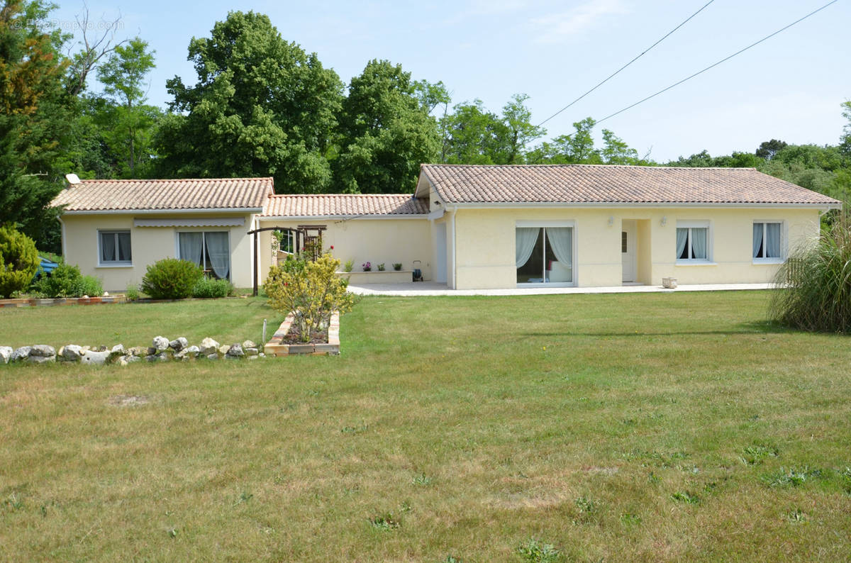 Maison à HOURTIN