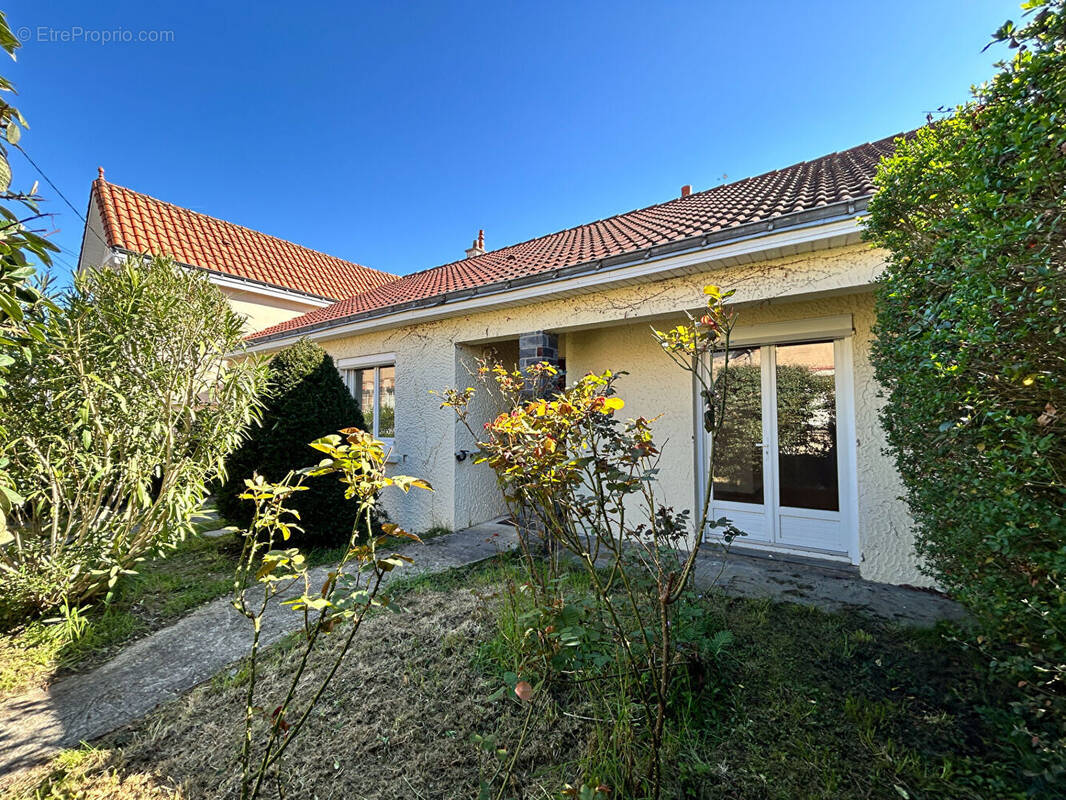 Maison à SAINT-SEBASTIEN-SUR-LOIRE