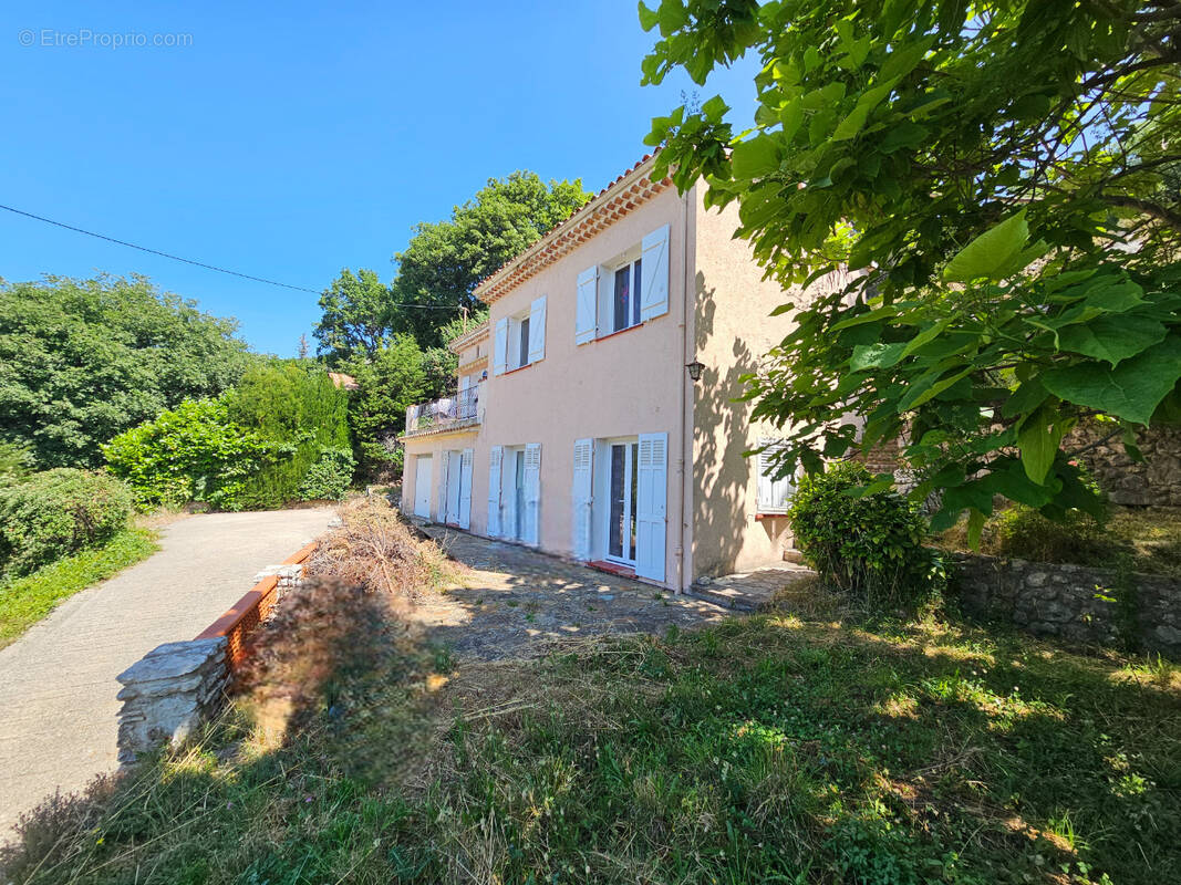 Maison à SAINT-VALLIER-DE-THIEY