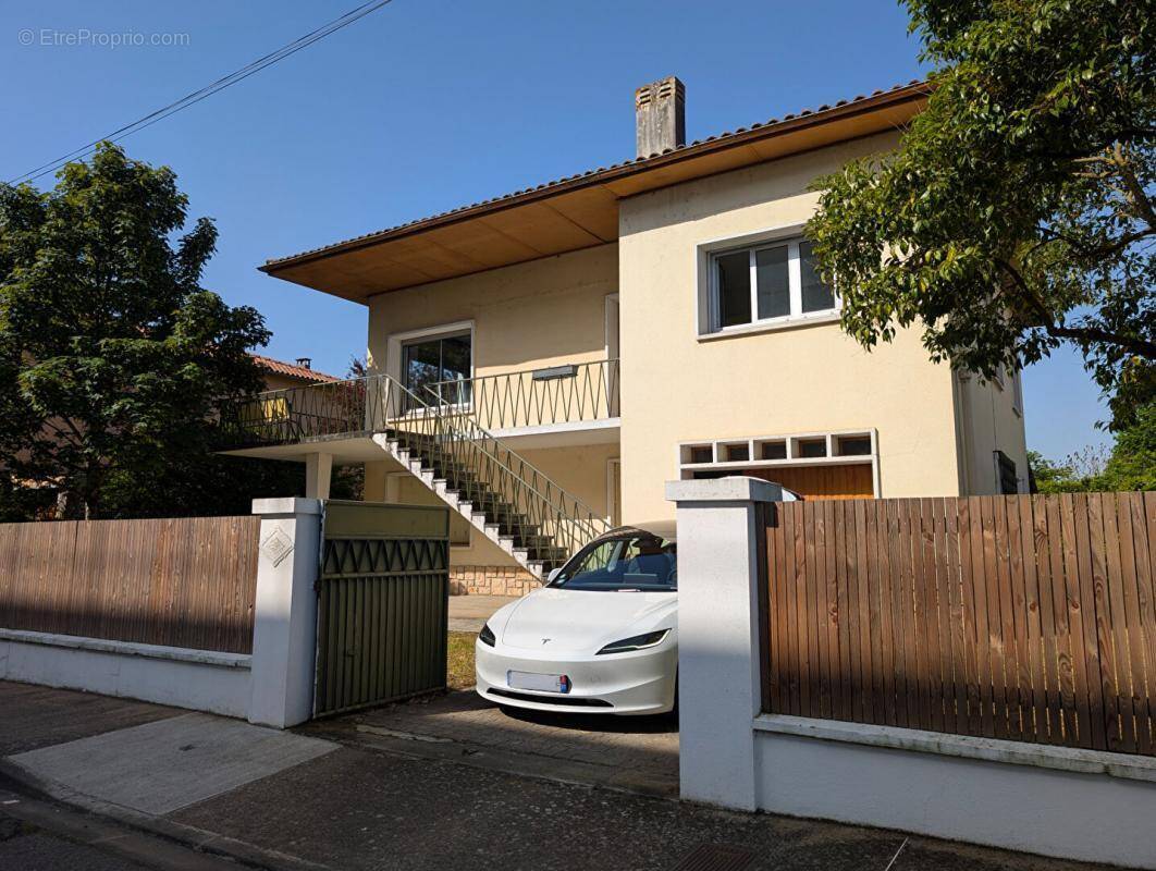 Maison à CAZERES