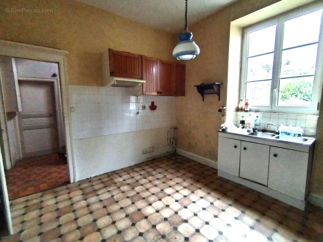 Maison à LOUVIGNE-DU-DESERT