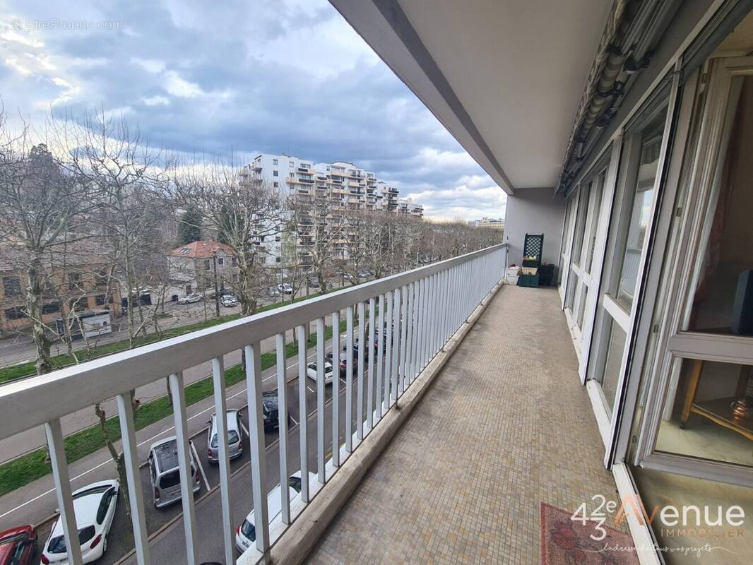 Appartement à SAINT-ETIENNE