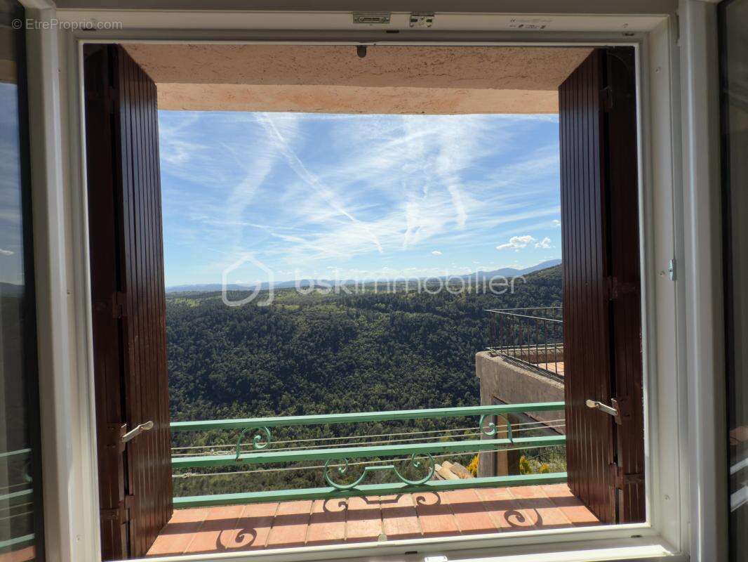 Appartement à SAINT-CEZAIRE-SUR-SIAGNE