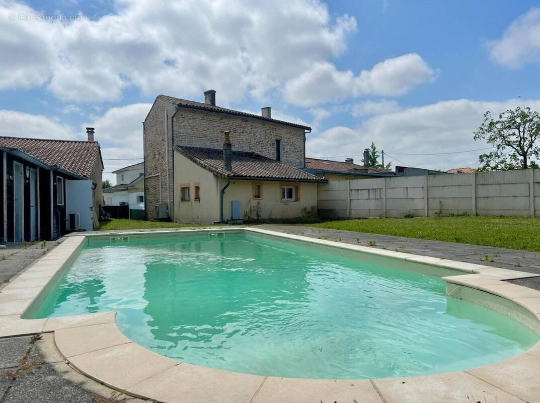 Photo 1 - Maison à IZON