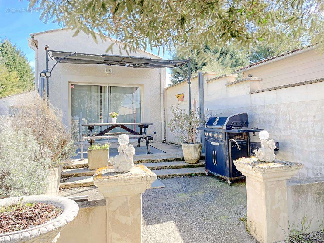 Maison à VINON-SUR-VERDON