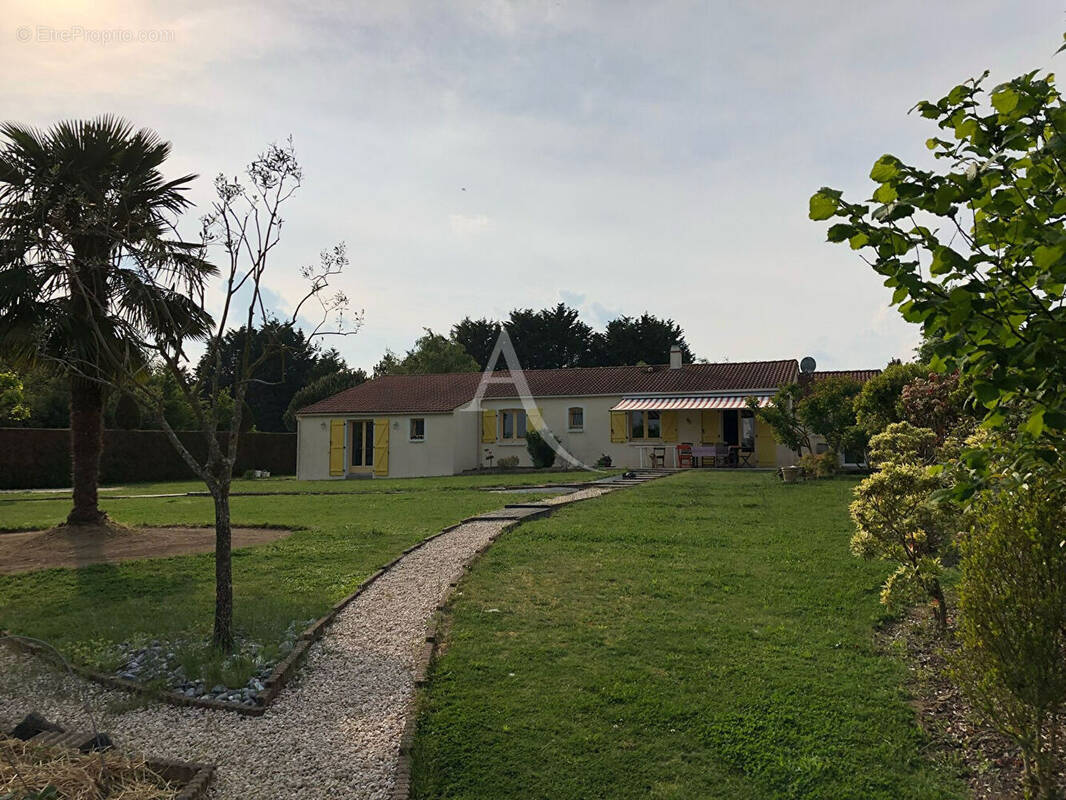 Maison à SAINT-FLORENT-DES-BOIS
