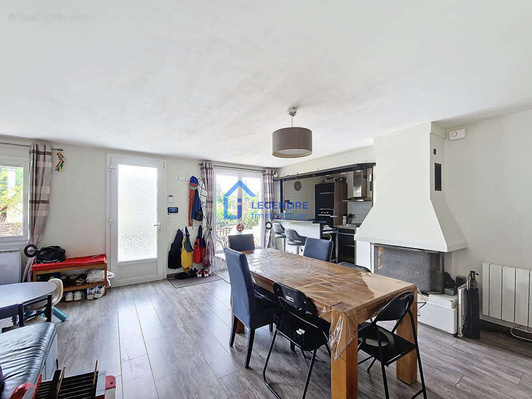 Maison à LA FRETTE-SUR-SEINE