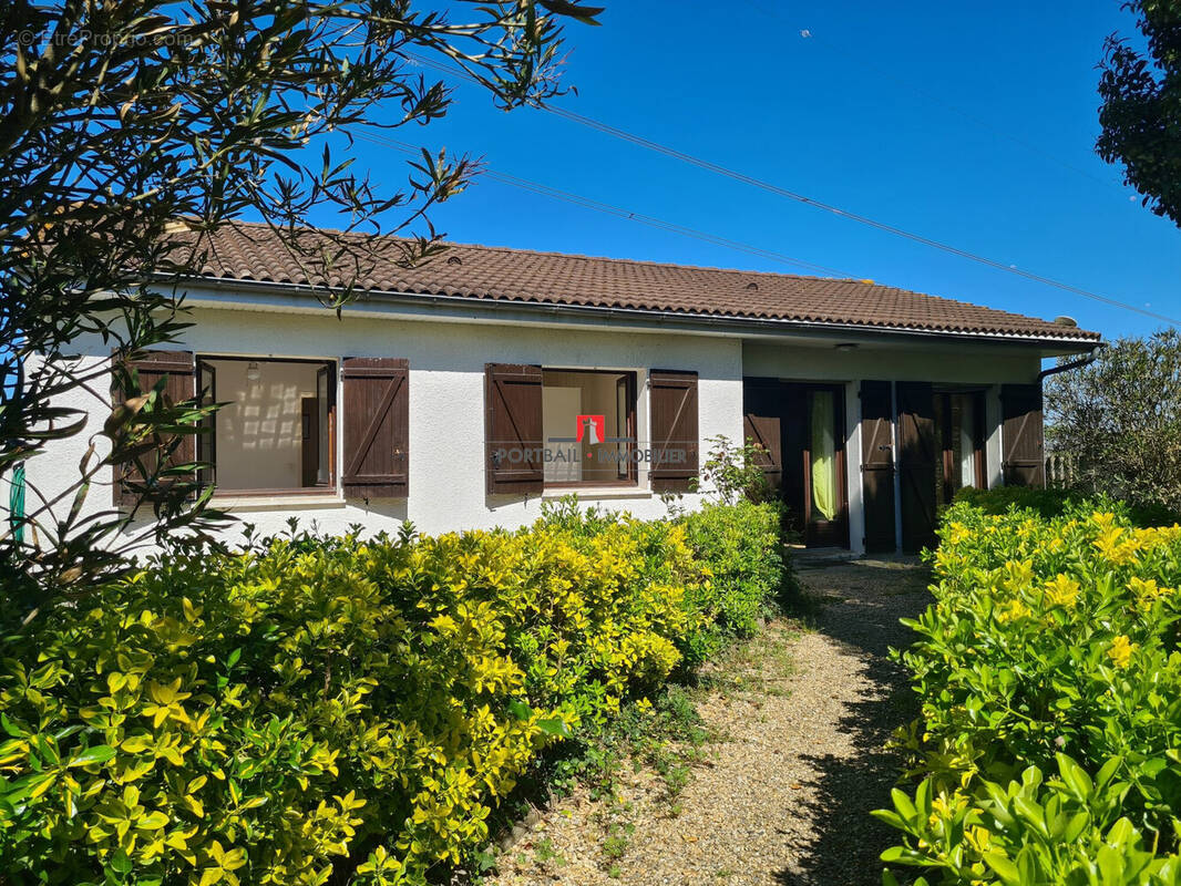Maison à AMBES