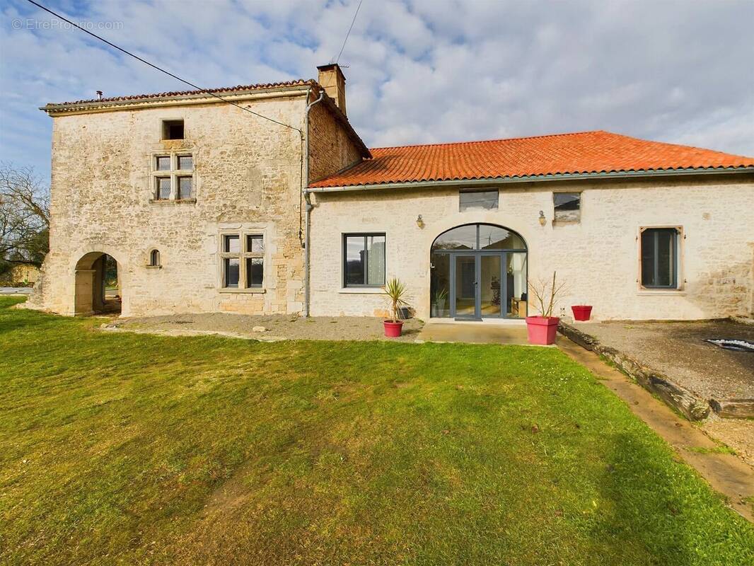 Maison à MAINE-DE-BOIXE