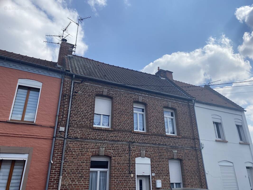 Maison à SIN-LE-NOBLE