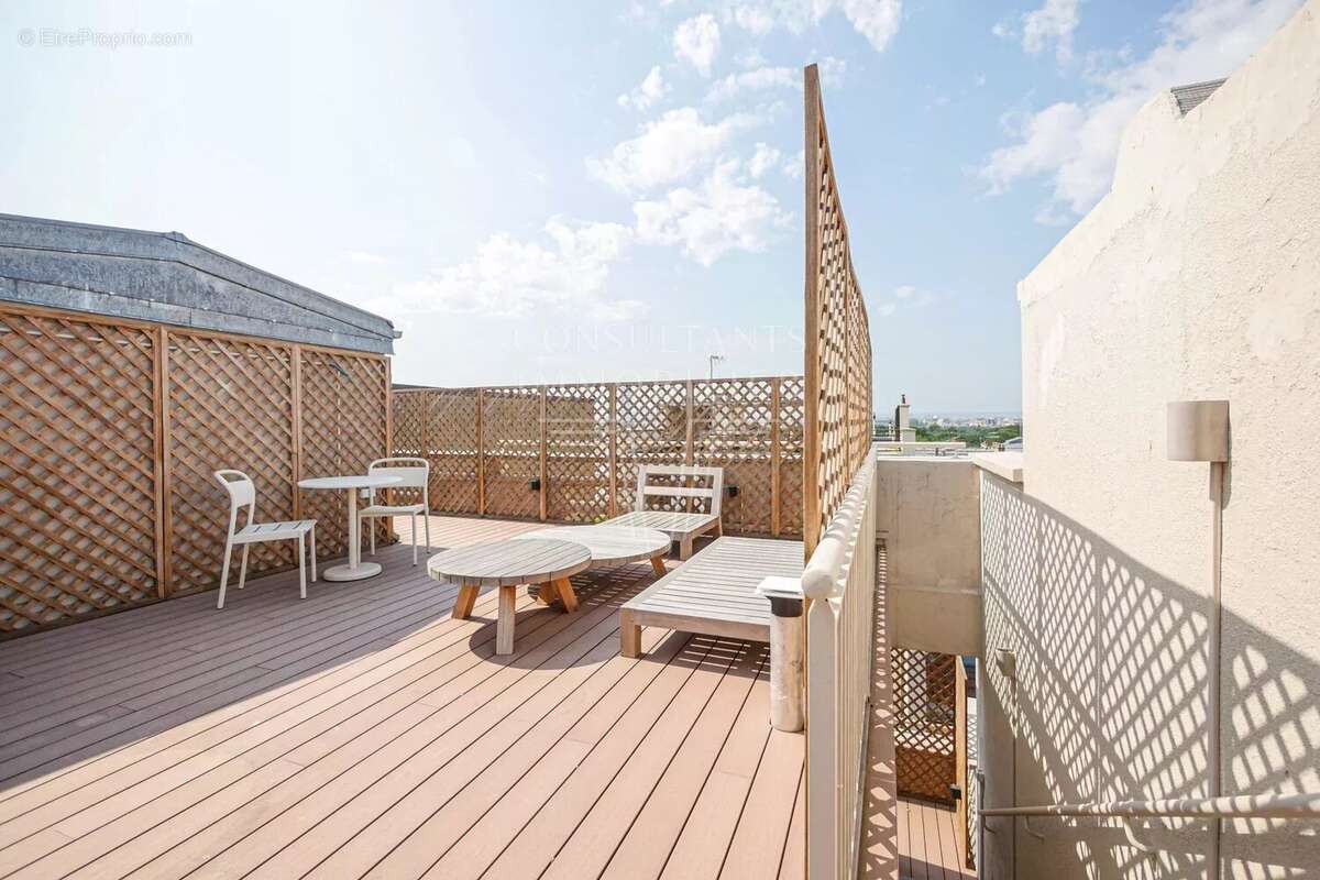 Appartement à PARIS-8E