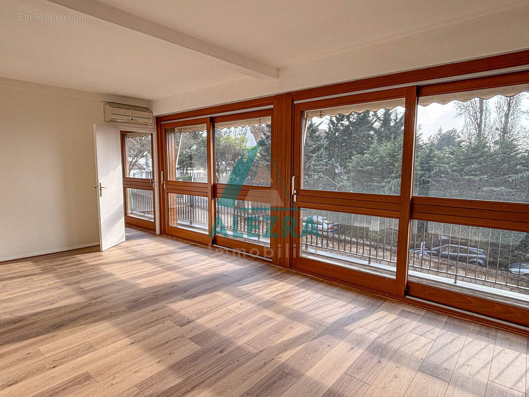 Appartement à LA CELLE-SAINT-CLOUD