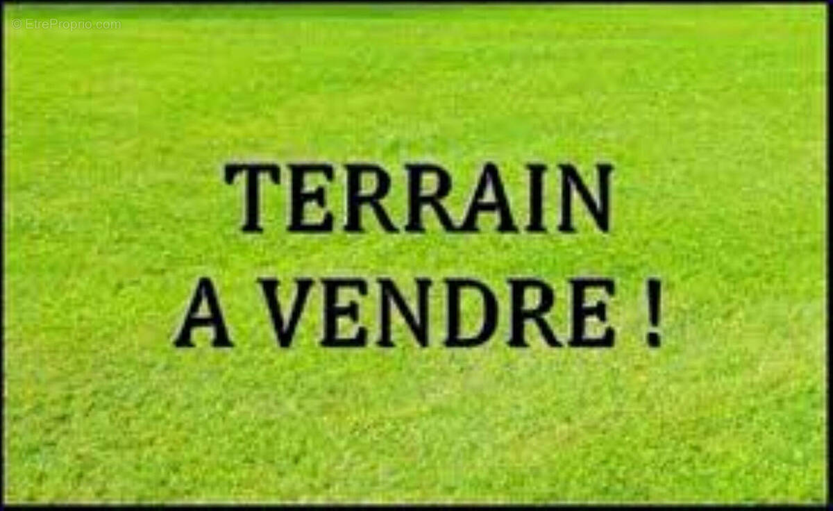 Terrain à SAINT-SULPICE-ET-CAMEYRAC