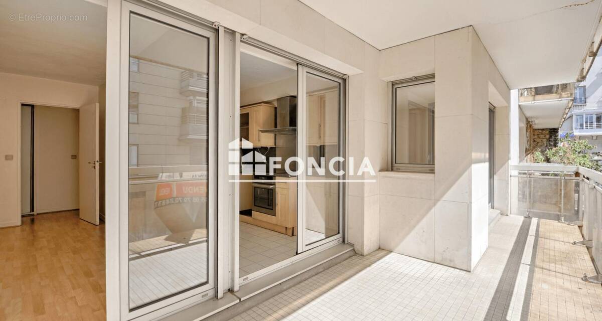 Appartement à PARIS-14E
