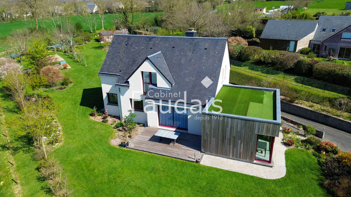 Maison à NICORPS