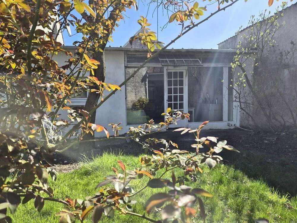 Maison à BEAUNE-LA-ROLANDE