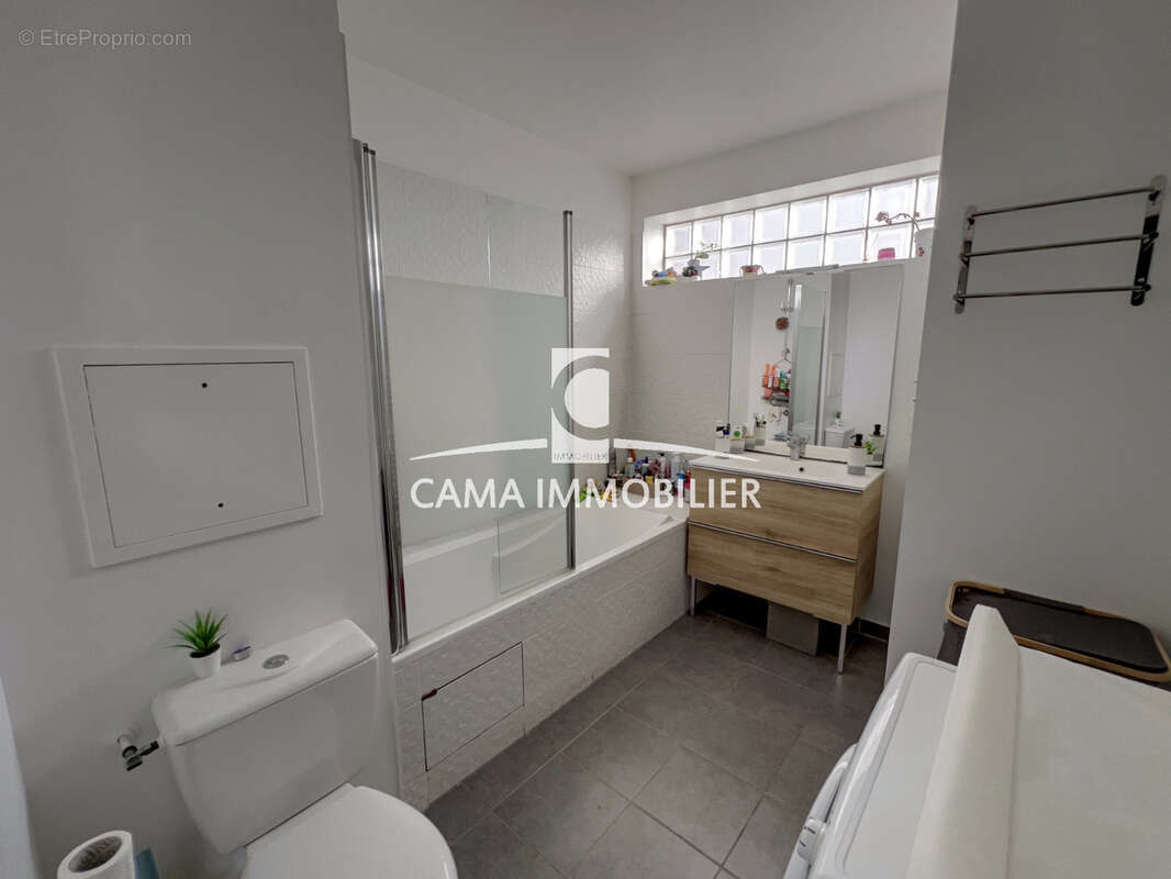 Appartement à FONTENAY-LE-FLEURY