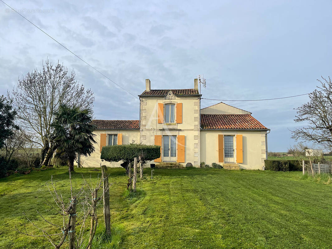 Maison à DOIX